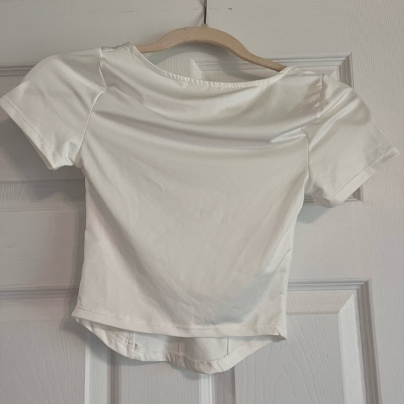 White top - Picture 2 of 2